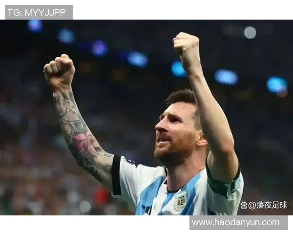 当前活跃的足球明星有哪些仍在赛场上拼搏未退役